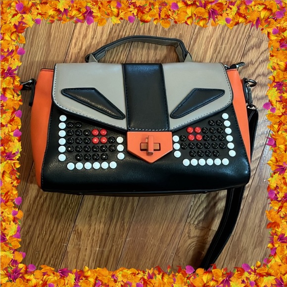 Handbags - ✂️ colorful studded tricolor handbag